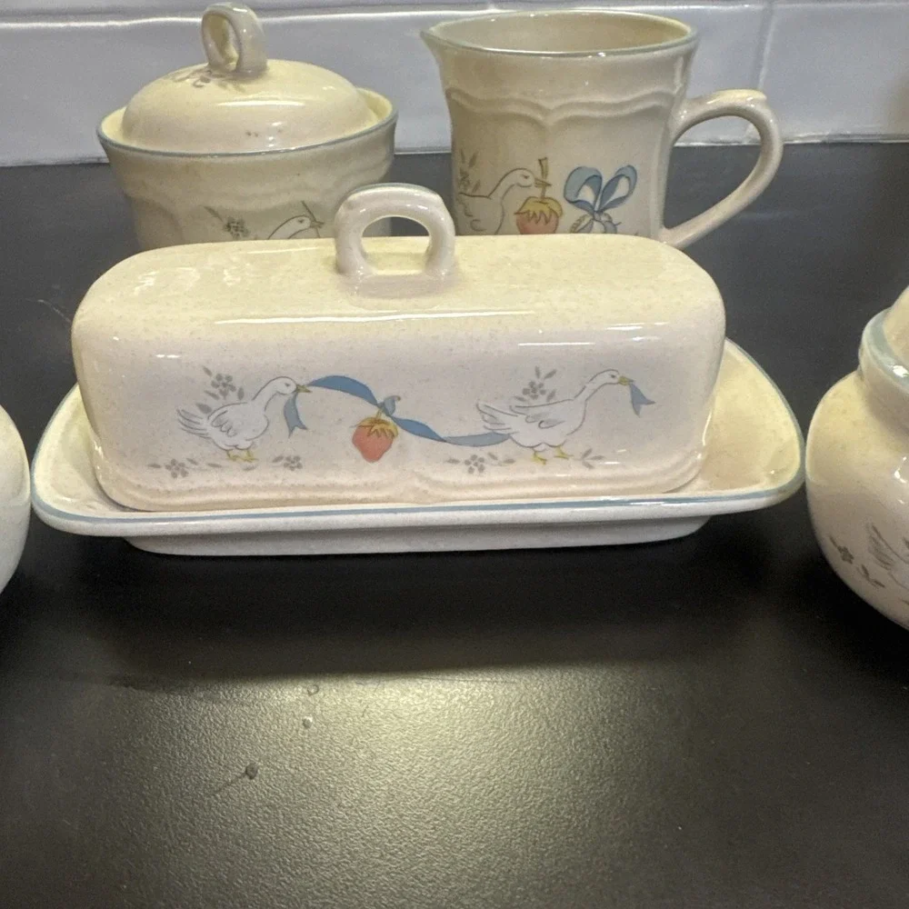 VTG International Stoneware Marmalade Set Goose Butter Dish S&P Cream & Sugar